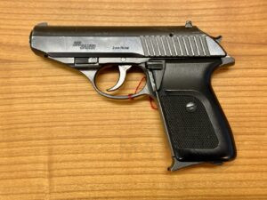 Pistole SIG SAUER P230, Kaliber 9x18mm Police - Zustand C